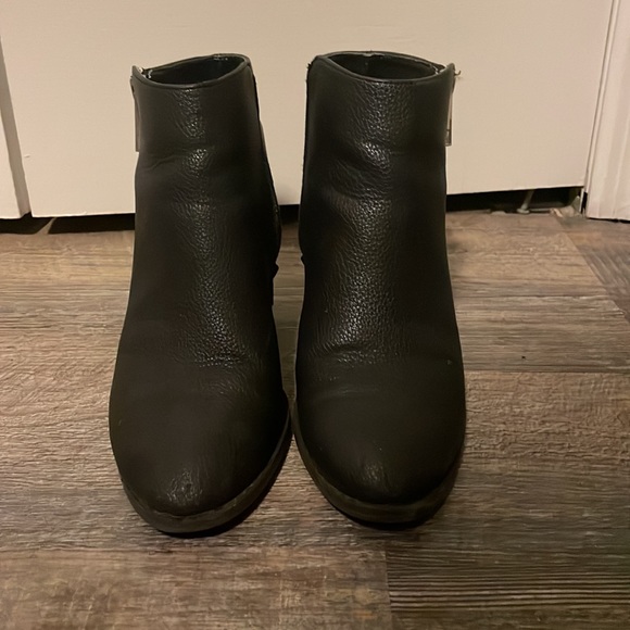 BLACK BOOTIES - Picture 2 of 4